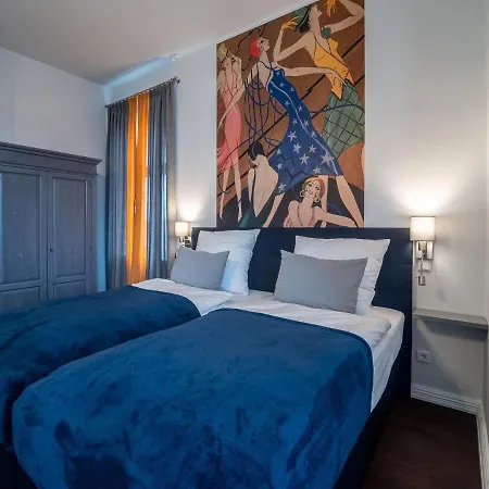Haus Braunschweig, Suite 9 Jens Erk *